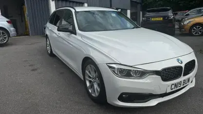 Used BMW 330 M Sport 258 HP (189 kW) 2019 White Estate