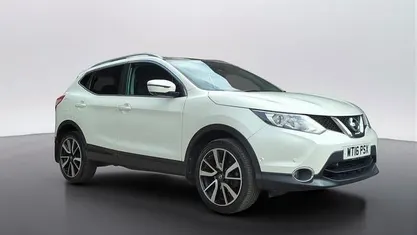 Used Nissan Qashqai Tekna 163 HP (119 kW) 2016 White SUV