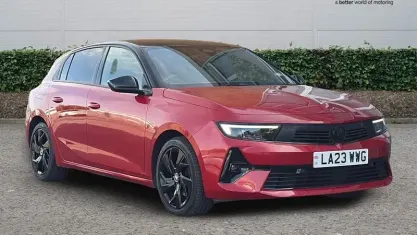 Used Vauxhall Astra 131 HP (96 kW) 2023 Red Hatchback