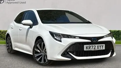 Used Toyota Corolla Design 122 HP (89 kW) 2022 White Hatchback