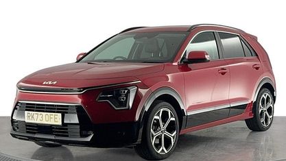 Używany Kia Niro 141 KM (103 kW) 2023 Czerwony SUV