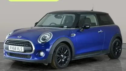 Używany Mini Cooper Hatch 136 KM (100 kW) 2018 Niebieski Hatchback