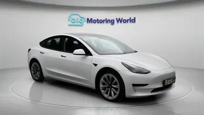 Usado Tesla Model 3 RWD 222 kW (302 HP) 2022 Branco Sedan