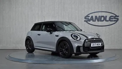 Used Mini Cooper Hatch 136 HP (100 kW) 2021 Hatchback