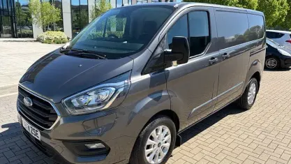 Begagnad Ford Transit Custom Limited 126 HK (92 kW) 2021 Van
