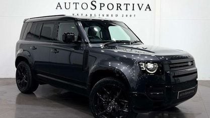 Usado Land Rover Defender SE Dynamic 249 HP (183 kW) 2025 Cinzento SUV