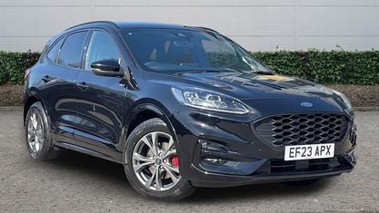 Usado Ford Kuga ST-Line 190 HP (139 kW) 2023 Preto SUV