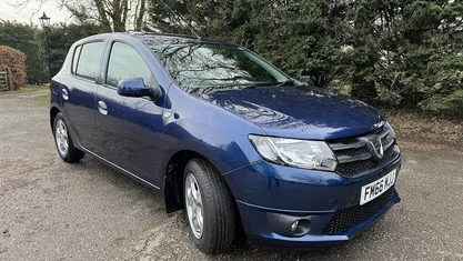 Blue Used 2016 Dacia Sandero Lauréate Hatchback | £5,699 (Fair price)