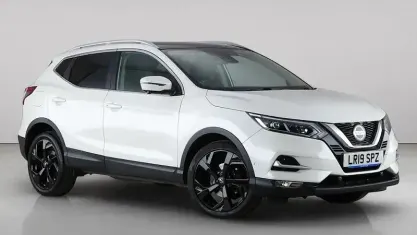 Used Nissan Qashqai Tekna 160 HP (117 kW) 2019 White SUV