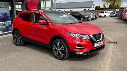 Usado Nissan Qashqai N-Connecta 140 HP (102 kW) 2020 Vermelho SUV