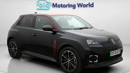 Used Renault 5 E-Tech Iconic 110 kW (150 HP) 2025 Hatchback