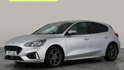 Begagnad Ford Focus ST-Line 125 HK (91 kW) 2021 Silver Halvkombi