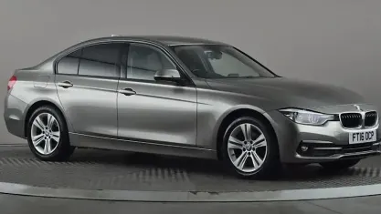 Usado BMW 320 Sport Line 190 CV (139 kW) 2016 Plateado Berlina
