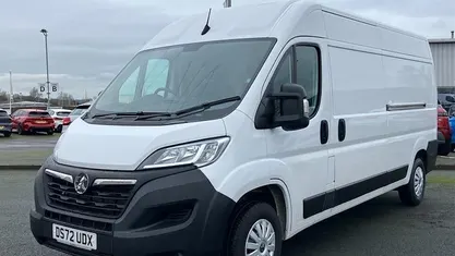 Used Vauxhall Movano 140 HP (102 kW) 2023 White MPV