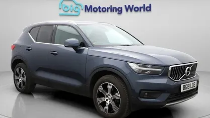 Begagnad Volvo XC40 Inscription 190 HK (139 kW) 2019 Blå SUV