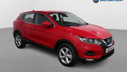 Used Nissan Qashqai Acenta Premium 116 HP (85 kW) 2019 Red SUV