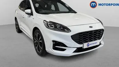 Usado Ford Kuga ST-Line X 190 CV (139 kW) 2022 Blanco SUV