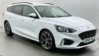 Begagnad Ford Focus ST-Line X 120 HK (88 kW) 2020 Vit Kombi