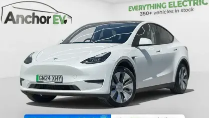 Begagnad Tesla Model Y RWD 219 kW (299 HK) 2024 Vit SUV