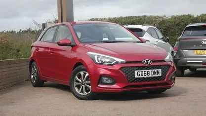 Used Hyundai i20 SE 84 HP (61 kW) 2019 Red Hatchback