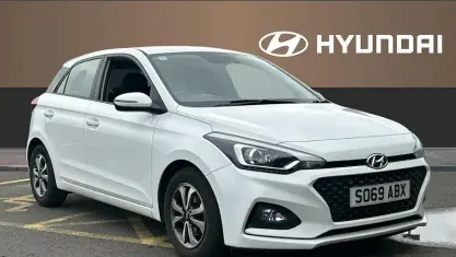 Used Hyundai i20 SE 84 HP (61 kW) 2020 White Hatchback