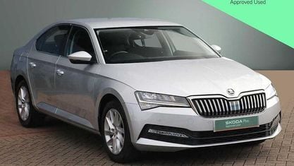 Używany Skoda Superb SE 150 KM (110 kW) 2022 Srebrny Hatchback