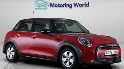 Używany Mini Cooper Classic 136 KM (100 kW) 2022 Czerwony Hatchback