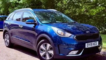 Begagnad Kia Niro 141 HK (103 kW) 2019 Blå SUV