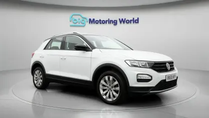 Używany VW T-Roc SE 116 KM (85 kW) 2019 Biały SUV