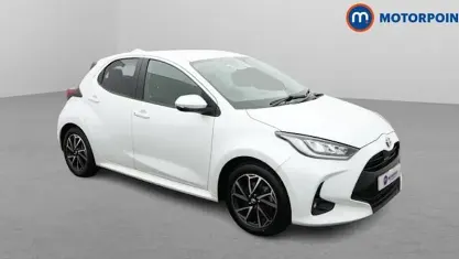 Used Toyota Yaris Design 116 HP (85 kW) 2022 White Hatchback