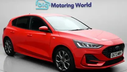 Used Ford Focus ST-Line 125 HP (91 kW) 2023 Red Hatchback