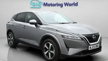 Begagnad Nissan Qashqai N-Connecta 190 HK (139 kW) 2023 Grå SUV