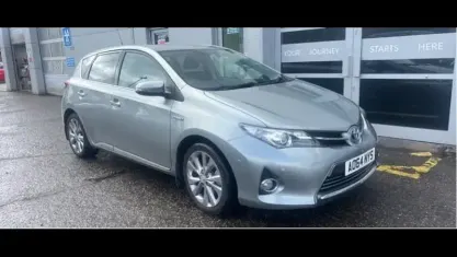 Used Toyota Auris Hybrid 136 HP (100 kW) 2014 Hatchback