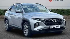 Metallic shimmering silver Used 2022 Hyundai Tucson SE SUV | £15,758 (Fair price)