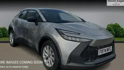 Käytetty Toyota C-HR 140 HP (102 kW) 2026 Katumaasturi