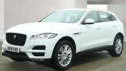 Used Jaguar F-Pace Portfolio 300 HP (220 kW) 2019 White SUV
