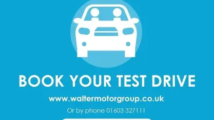 Used Volvo V40 R-Design 120 HP (88 kW) 2016 White Hatchback