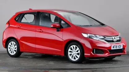 Used Honda Jazz SE 102 HP (75 kW) 2018 Red Hatchback