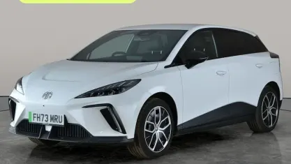 Begagnad MG MG4 EV Trophy 150 kW (204 HK) 2025 Halvkombi