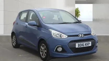 Used Hyundai i10 Premium 67 HP (49 kW) 2016 Blue Hatchback