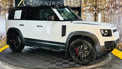 Used Land Rover Defender S 200 HP (147 kW) 2021 White SUV