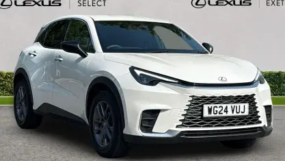 Used Lexus LBX 136 HP (100 kW) 2024 White SUV