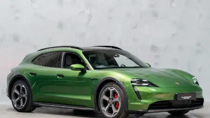 Używany Porsche Taycan Cross Turismo 419 kW (571 KM) 2023 Zielony Kombi
