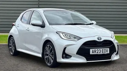 Used Toyota Yaris 116 HP (85 kW) 2023 White Hatchback