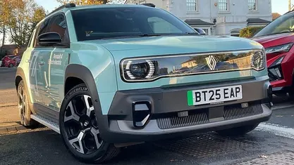 Used Renault R4 Komfort 110 kW (150 HP) 2025 Estate