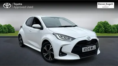 Used Toyota Yaris Design 116 HP (85 kW) 2024 White Hatchback