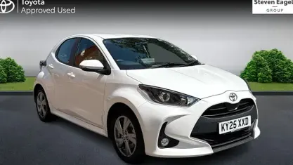 Used Toyota Yaris 116 HP (85 kW) 2025 White Hatchback