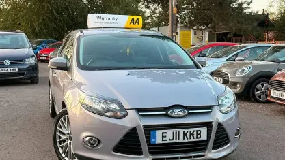 Used Ford Focus Zetec 125 HP (91 kW) 2011 Silver Hatchback