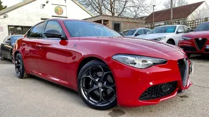 Begagnad Alfa Romeo Giulia Veloce 280 HK (205 kW) 2019 Röd Sedan