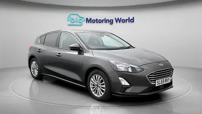 Used Ford Focus Titanium 125 HP (91 kW) 2019 Grey Hatchback
